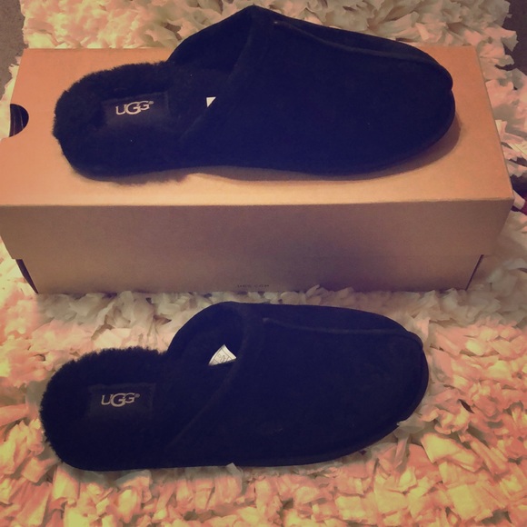UGG Shoes - 🌟NIB Black Water Resistant Ugg Slippers